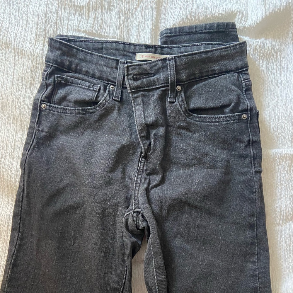 women’s Levi’s 726 black jeans